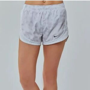 Nike Tempo Surf to Sport Dri-Fit White/Grey Camo Running Shorts